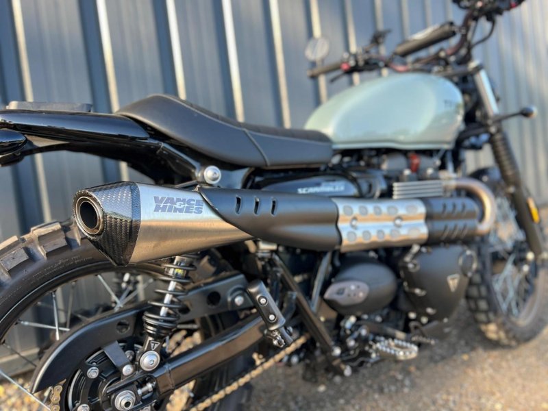 TRIUMPH Street Scrambler