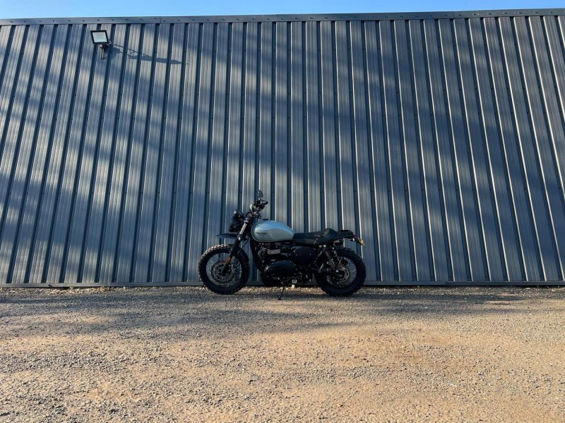 TRIUMPH Street Scrambler