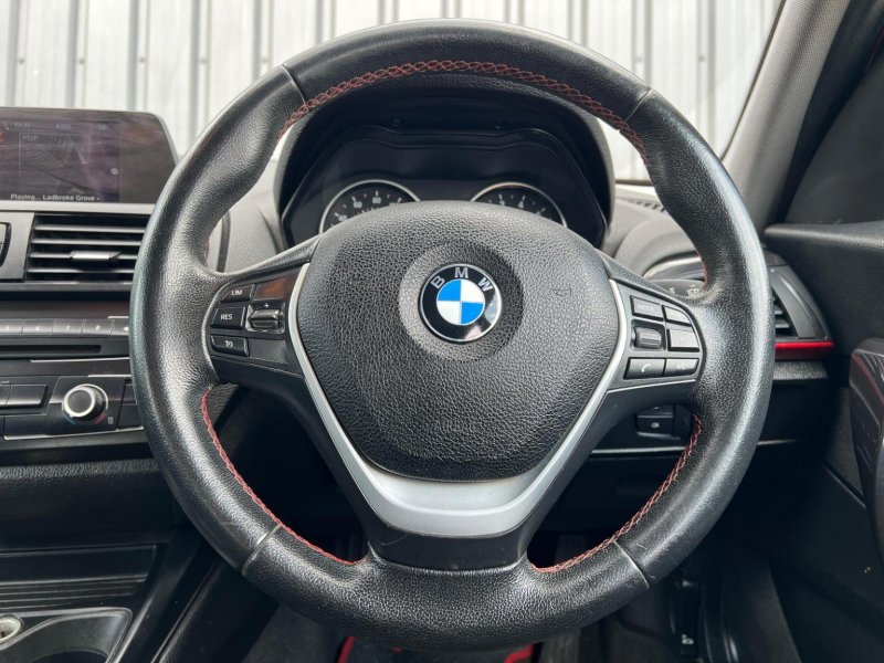 BMW 1 SERIES