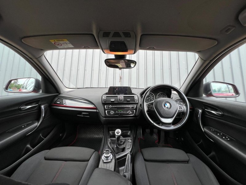 BMW 1 SERIES