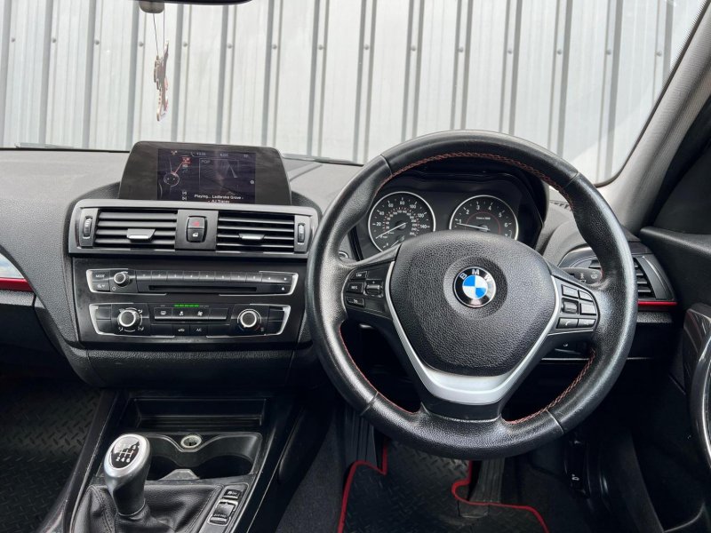 BMW 1 SERIES