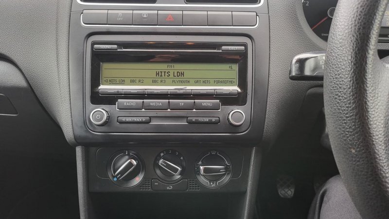 VOLKSWAGEN POLO
