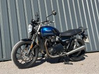 TRIUMPH Street Twin